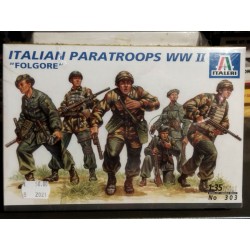 Italian Paratroops Folgore  WWII Figures Soldiers  1/35 Cod 303 Italeri