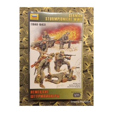 German Sturmpioniere WWII - Plastic Model Kit 1:35 Zvezda 3613