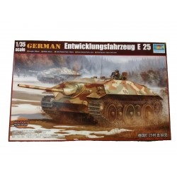 German WWII Panzer E25 Tank Model Plastic Kit N° 1/35 cod.05576 Trumpeter