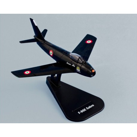 F-86F Sabre Lancieri Neri - Military Airplane - Die-Cast Metal 1/100 Italeri