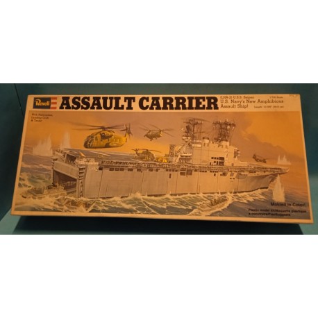 Assault Carrier USS Navy Plastic Model Kit Scala 1/720 Art H5000 Revell Vintage