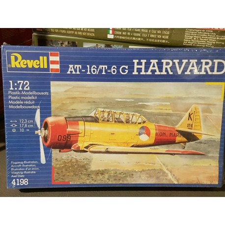 AT 16 T 6 G Harvard Kit model plastic 1/72 Revell N°4198