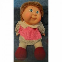 Bambola  tipo Cabbage Patch Kids  con musica e cuore che si illumina funzionante