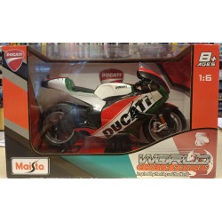 DUCATI DESMOSEDICI 2011 Edizione ITALIA Maisto 1:6 2011  WORLD CYCLES SERIES