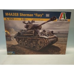 M4A4E8 Sherman Fury Plastic Model Kit  n° 6529 Scala 1/35 Italeri