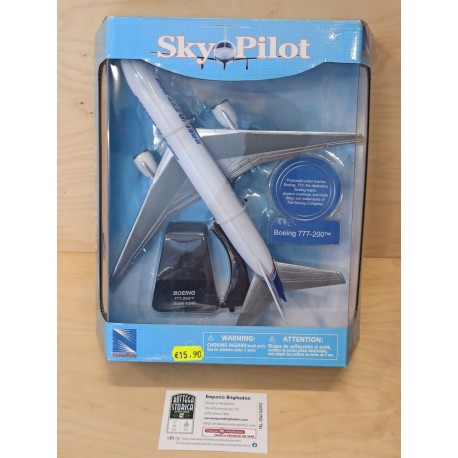 Boeing 777-200 TM Sky Pilot Die Cast Model 1/240 New Ray