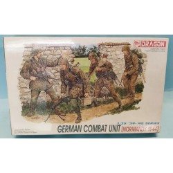 German Combat unit WW2 Normandy 44 Figures Soldiers  1/35 N°6003 Dragon